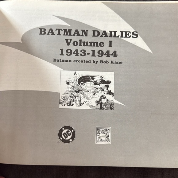 Batman the Dailies 1943-1946 DC Book - Picture 4 of 8